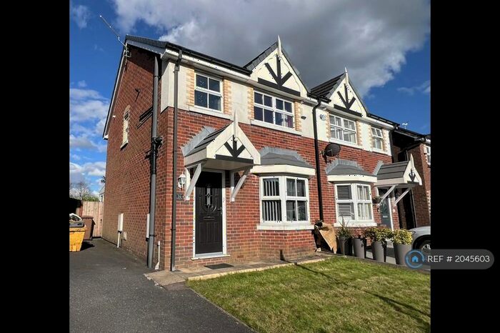 3 Bedroom Semi-Detached House To Rent In Pleasant Street, Rochdale, OL11