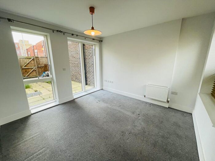 4 Bedroom House To Rent In Navigation Street, Nottingham, NG2