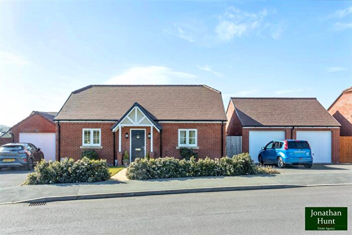 2 Bedroom Detached Bungalow For Sale In Hayden Road, Buntingford, SG9