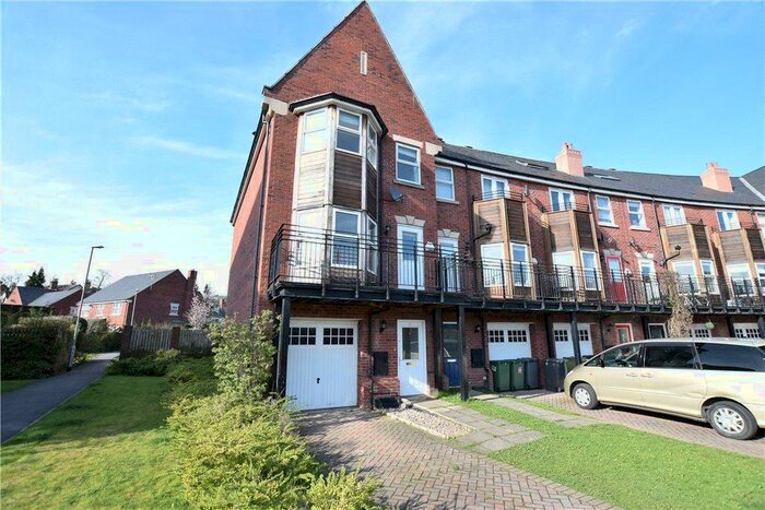 4 Bedroom Town House To Rent In Huntington Crescent, Far Headingley, Leeds, LS16
