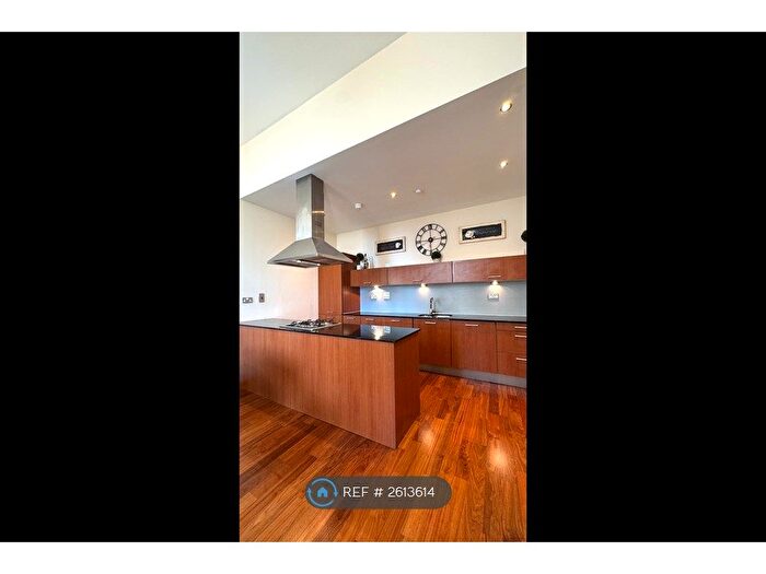 1 Bedroom Flat To Rent In Ingram Street, Glasgow, G1