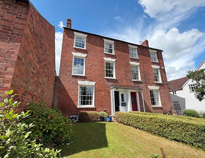 4 Bedroom Semi-Detached House For Sale In Warwick Road, Kenilworth, CV8