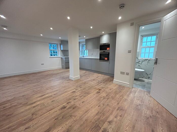 2 Bedroom Flat To Rent In Hollybush Street, London, E13
