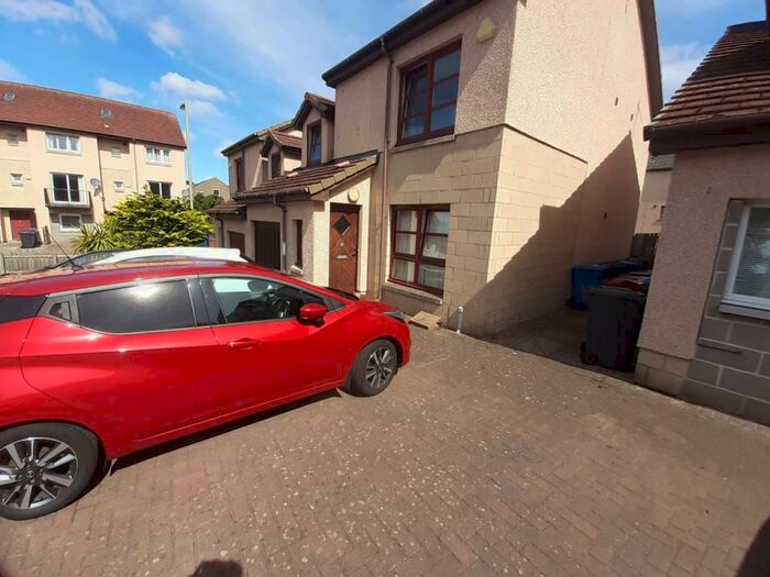 3 Bedroom House To Rent In Larch Street, DD1