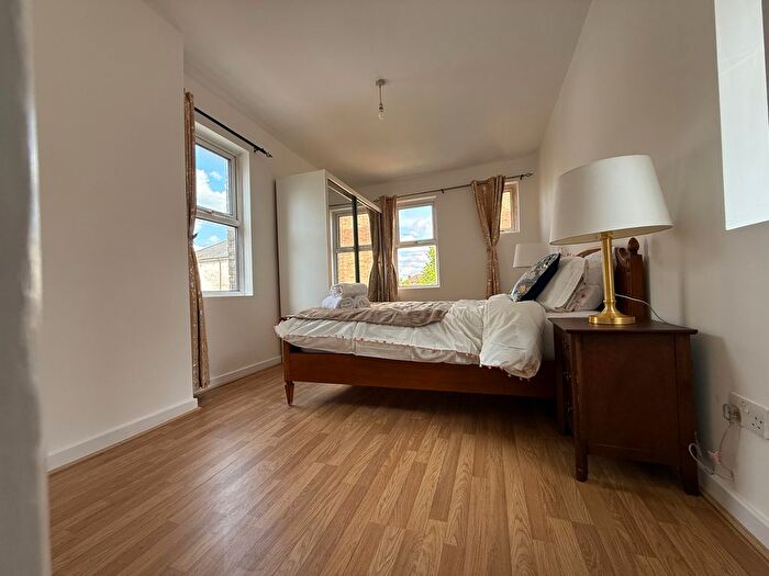 2 Bedroom Flat To Rent In High Road, London, N22