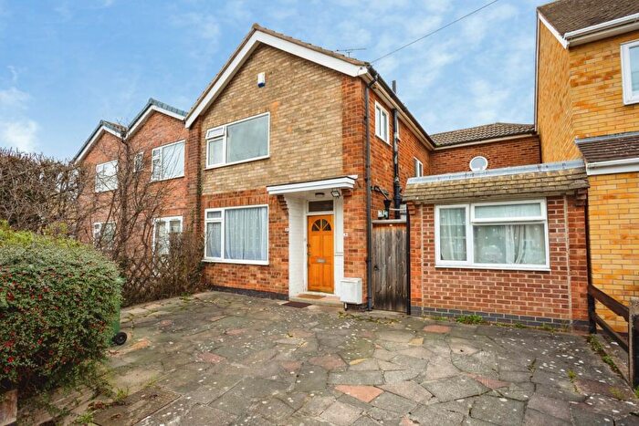 5 Bedroom Semi Detached House For Sale In Kirkstone Drive, Loughborough, Leicestershire, LE11