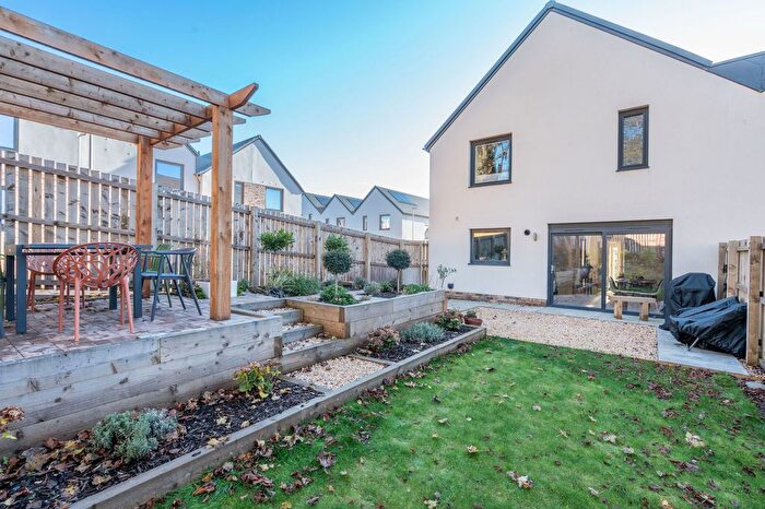 4 Bedroom Semi-Detached House For Sale In Kelhope View, Kirkcaldy, KY1