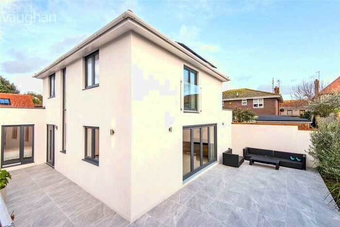 3 Bedroom Detached House To Rent In Westbourne Place, Hove, East Sussex, BN3