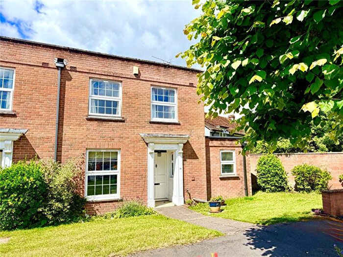 3 Bedroom End Of Terrace House For Sale In Wykeham Place, Lymington, SO41