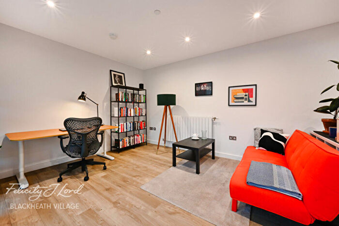 1 Bedroom Apartment For Sale In Whittle Road, London, SE3