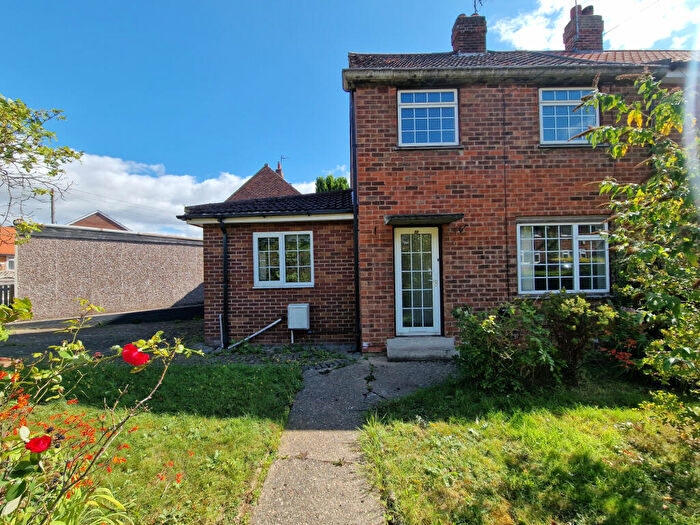 2 Bedroom Semi Detached House For Sale In Plantation Drive, North Ferriby, East Yorkshire, HU14