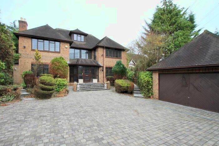 6 Bedroom Property To Rent In Russell Close, Northwood, HA6