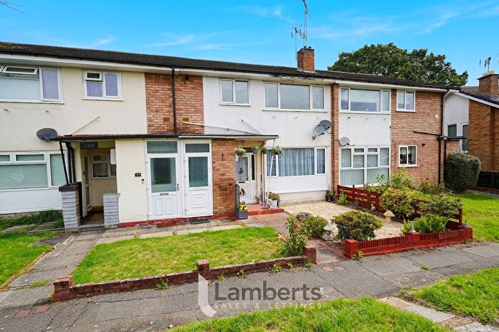 2 Bedroom Maisonette For Sale In Southcrest Road, Lodge Park, B98