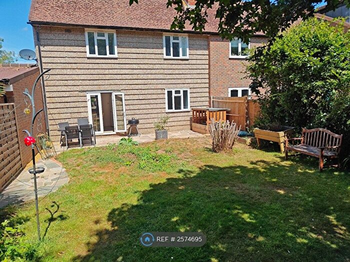 3 Bedroom Terraced House To Rent In Hornhatch, Guildford, GU4