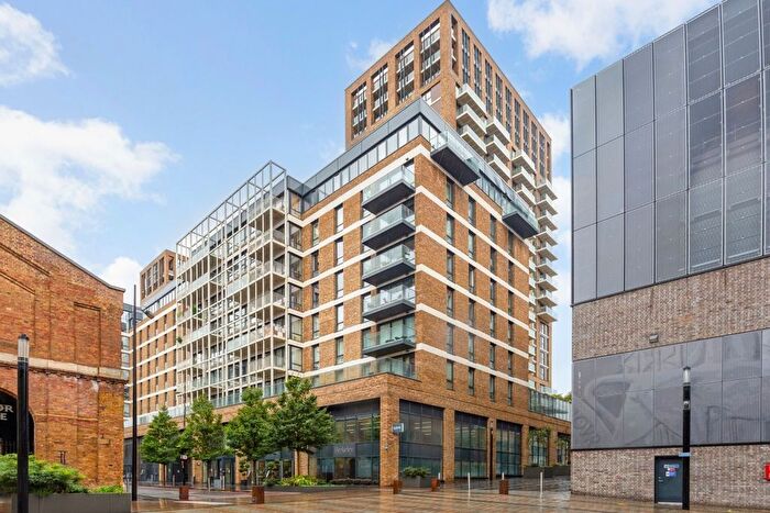 2 Bedroom Flat To Rent In Compton House, Woolwich Arsenal, SE18