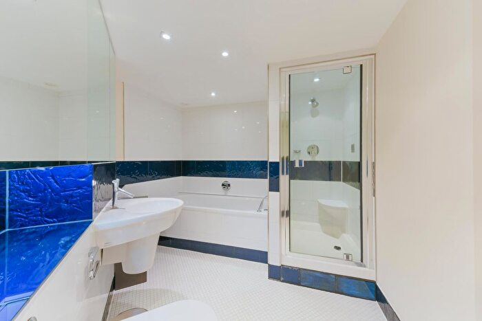 2 Bedroom Flat To Rent In Centurion Building, Chelsea Bridge Wharf, London, SW11