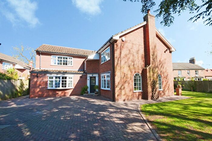 5 Bedroom Detached House For Sale In Vicarage Lane, Naburn, York, YO19