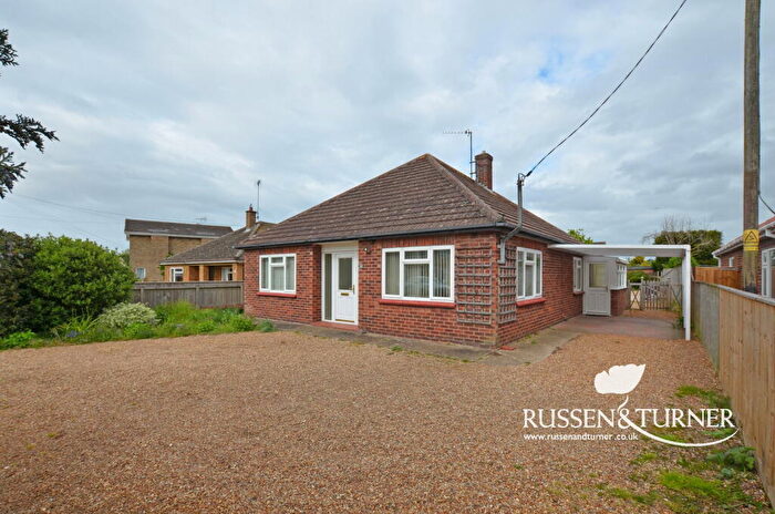 3 Bedroom Detached Bungalow For Sale In Smallholdings Road, Clenchwarton, PE34