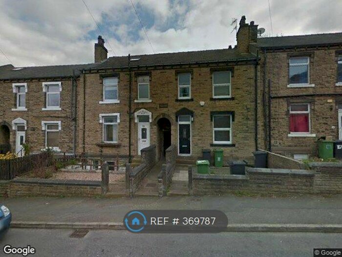 2 Bedroom Terraced House To Rent In Cross Lane, Huddersfield HD4