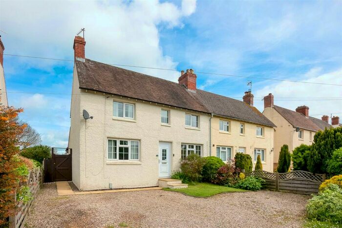 3 Bedroom Semi-Detached House For Sale In Catbrook, Chipping Campden, GL55