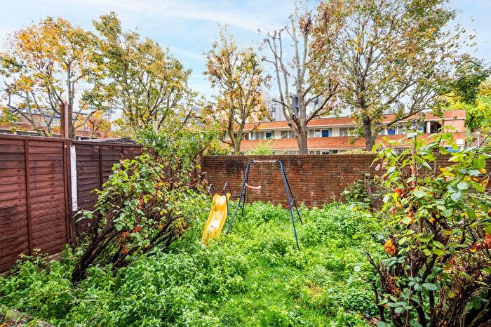 3 Bedroom Maisonette To Rent In Dunsterville Way, Borough, London, SE1