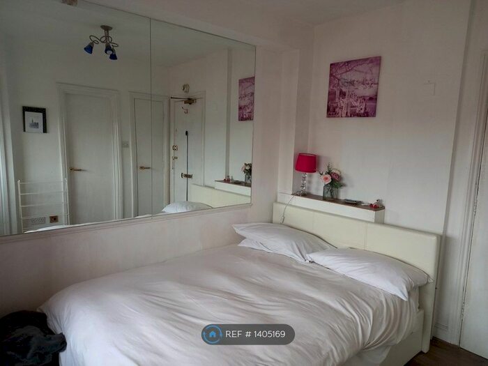 Studio To Rent In Sloane Avenue, London, SW3