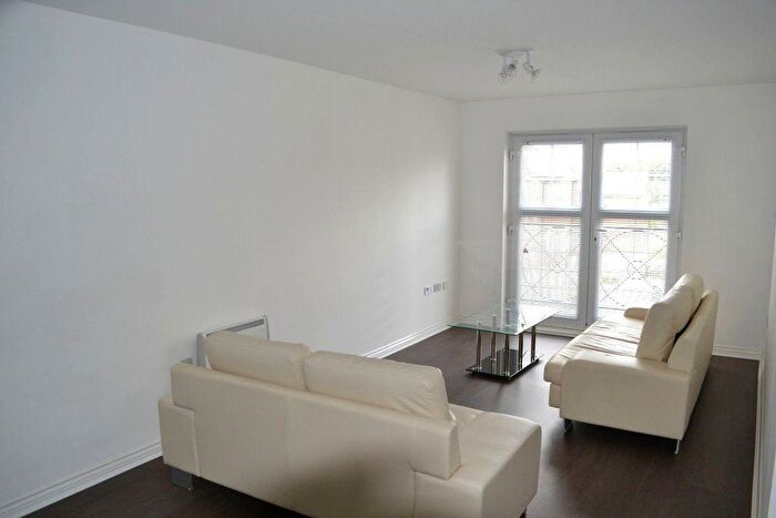 2 Bedroom Flat To Rent In The Place, The Valley, Bolton, BL1