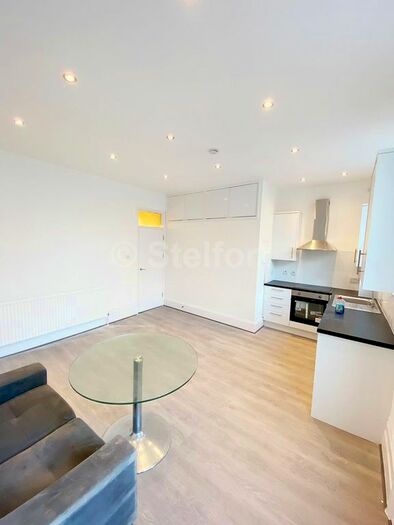 1 Bedroom Flat To Rent In Holloway Road, London, N19