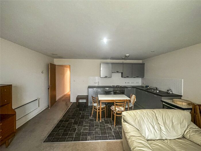 1 Bedroom Flat To Rent In Bramall Lane, Sheffield, South Yorkshire, S2