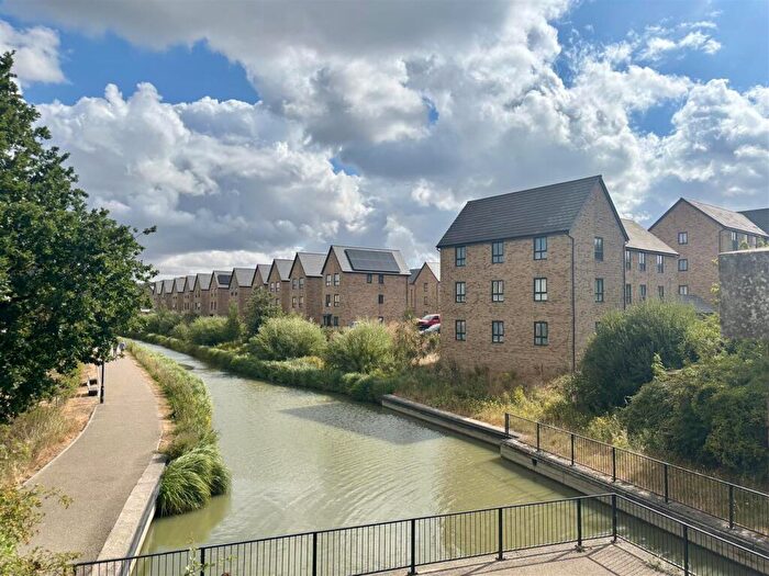 2 Bedroom Flat To Rent In Waite House, Chaddington Strand, Swindon, SN1