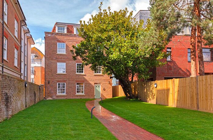 2 Bedroom Flat For Sale In High Street, Tonbridge, TN9