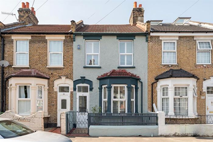 2 Bedroom House For Sale In Tweedmouth Road, London, E13