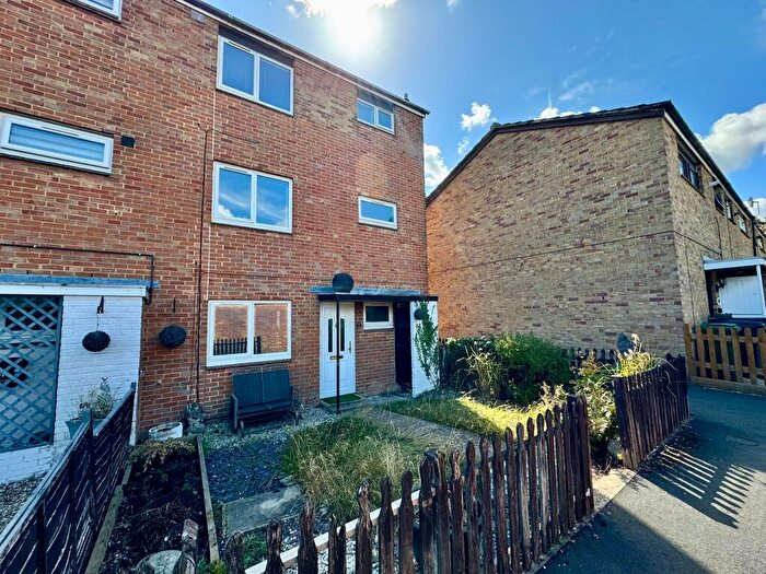 3 Bedroom End Of Terrace House To Rent In Lehar Close, Basingstoke, Hampshire, RG22