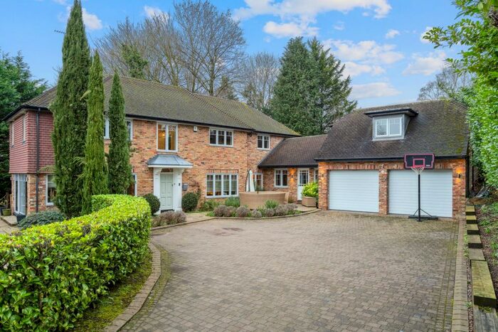5 Bedroom Detached House For Sale In Halfacre Hill, Chalfont St. Peter, Gerrards Cross, SL9