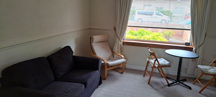 2 Bedroom Flat To Rent In Stenhouse Drive, Edinburgh, EH11