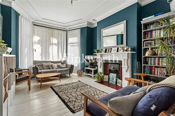 2 Bedroom Apartment For Sale In Osborne Road, London, N13
