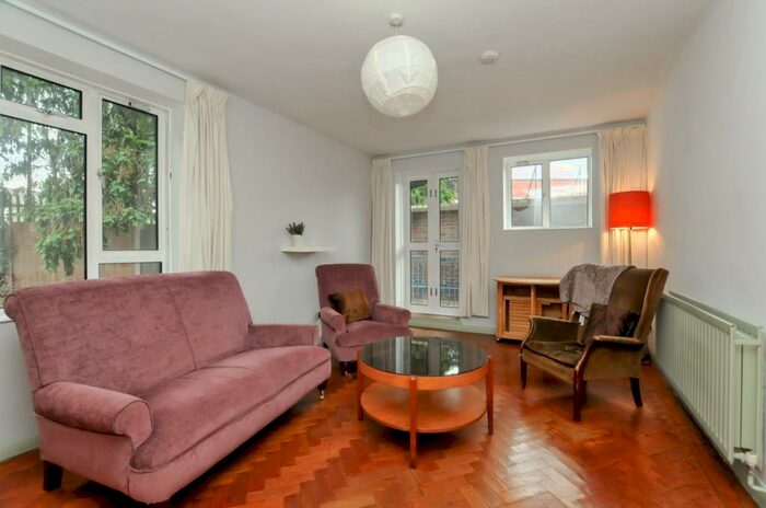 2 Bedroom Flat To Rent In High Cross Road, Tottenham, N17