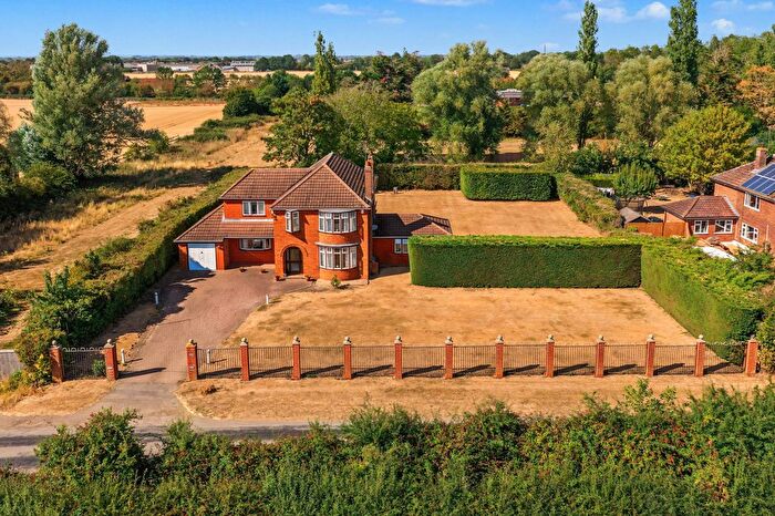 5 Bedroom Detached House For Sale In Waterworks Lane, Glinton, PE6