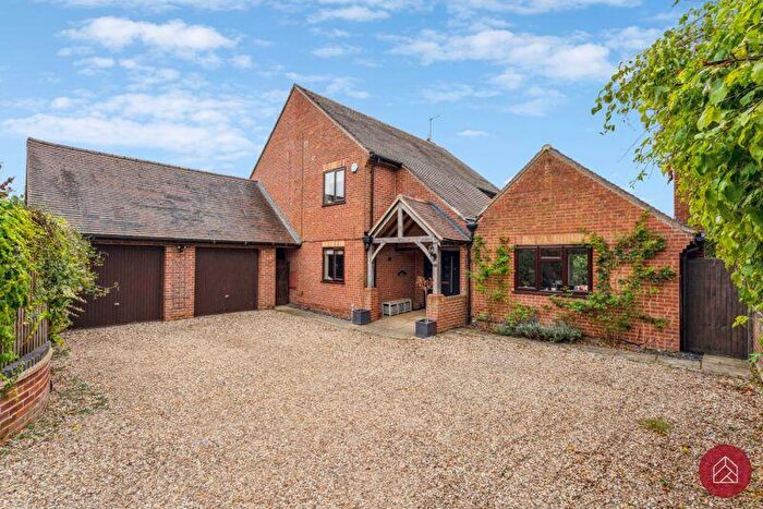 4 Bedroom Detached House For Sale In Russets, Holcombe Lane, Newington, OX10