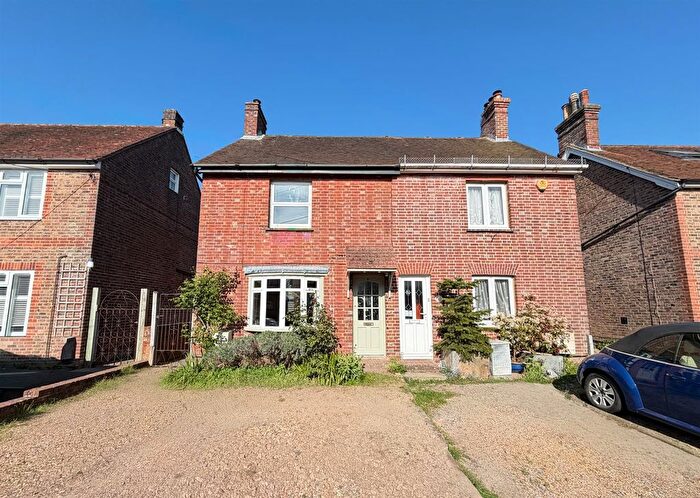 3 Bedroom Semi-Detached House To Rent In Gordon Road, Uckfield, TN22