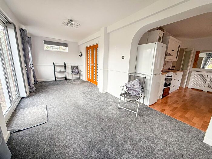 2 Bedroom Detached Bungalow For Sale In Sladburys Lane, Holland-On-Sea, Essex, CO15