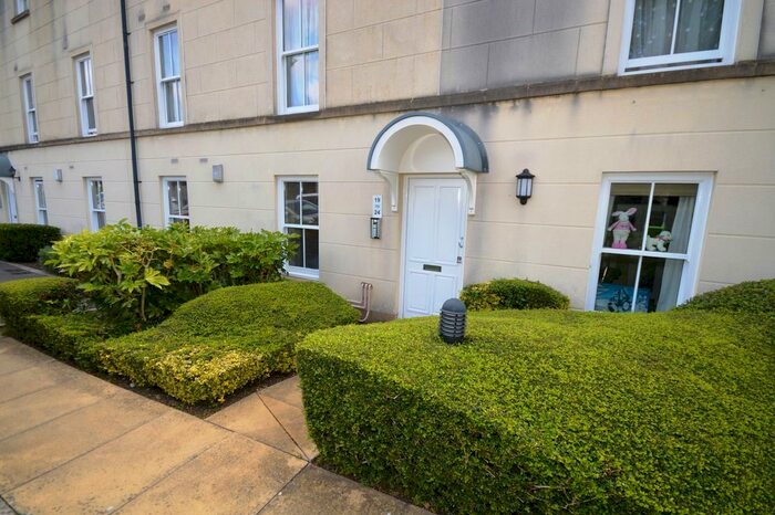 2 Bedroom Flat To Rent In Chesterton Lane, Cirencester, GL7