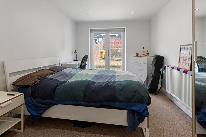1 Bedroom Semi-Detached House To Rent In King Edward Street, St Davids, Exeter, EX4