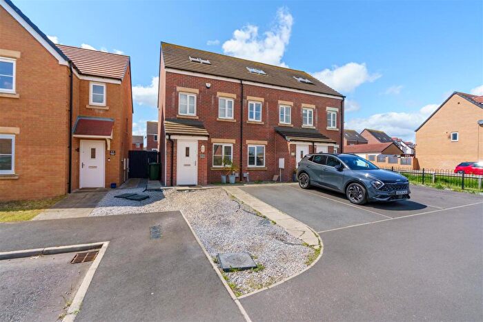 3 Bedroom Town House To Rent In Shillhope Drive, Blyth, NE24