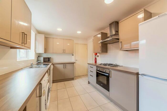 3 Bedroom Flat To Rent In Ancrum Street, Spital Tongues, Newcastle Upon Tyne, NE2