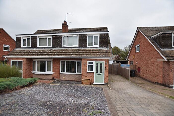 3 Bedroom Semi-Detached House For Sale In Dunholme Avenue, Loughborough, LE11