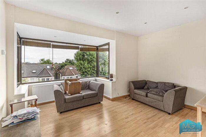1 Bedroom Apartment For Sale In Premier Lodge, Redbourne Avenue, London, N3