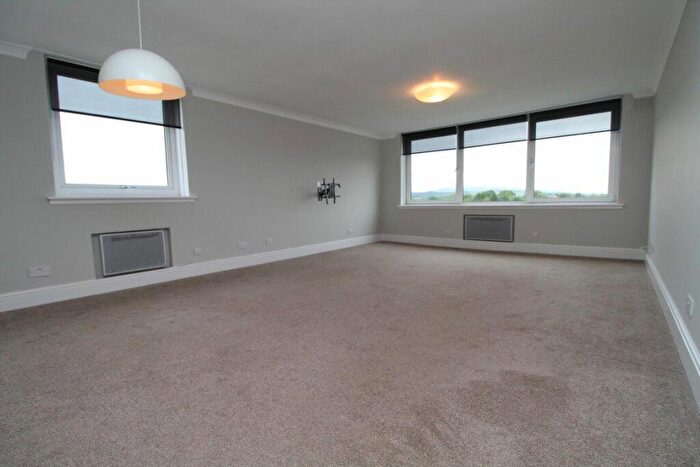 2 Bedroom Flat To Rent In Stockiemuir Avenue, Bearsden, G61