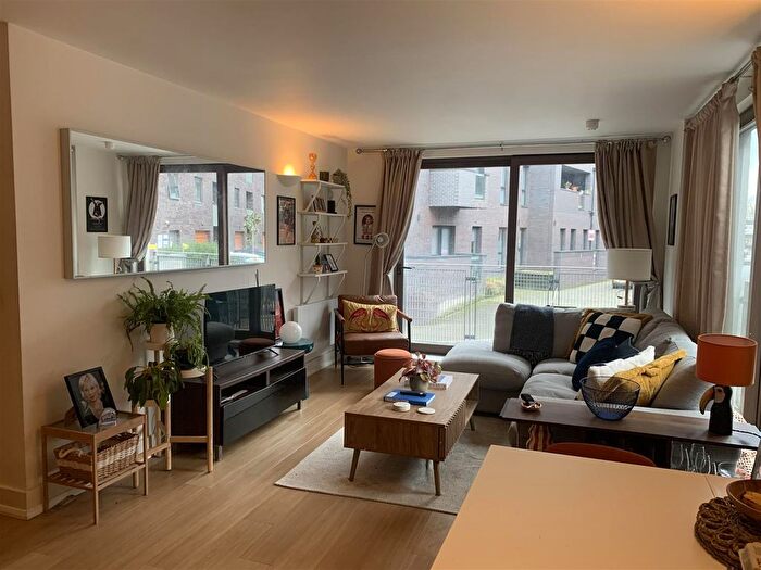 2 Bedroom Flat For Sale In Isaac Way, Manchester, M4