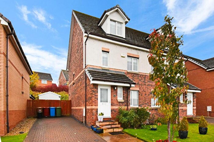 3 Bedroom Town House For Sale In Canalside Drive, Reddingmuirhead, FK2